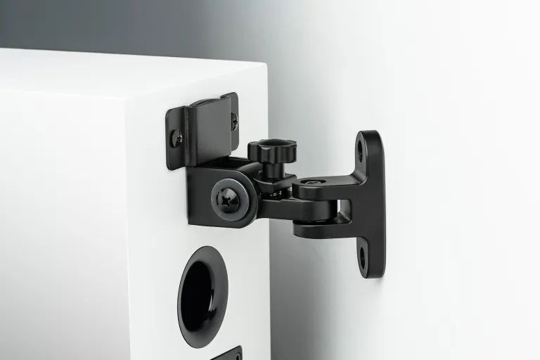 speaker_box_5_e_white_detail_wallmount.jpg